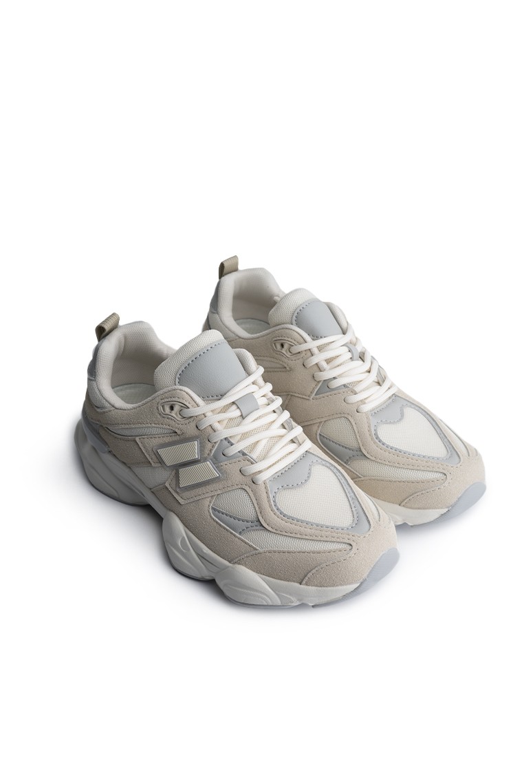 Кросівки жіночі
